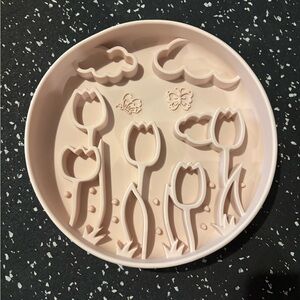 Dog slow feeder bowl (cream)